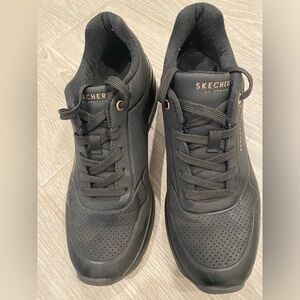 Skechers sneakers with wedges. Los Angeles